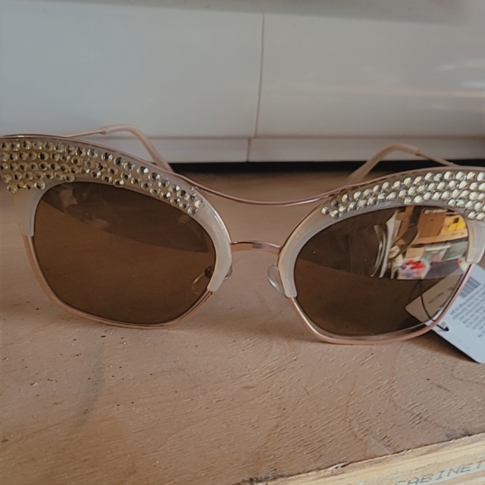 Custom decorated sun glasses